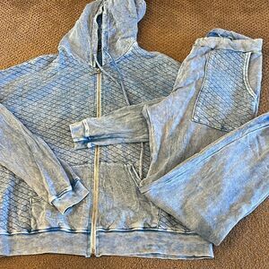 Michael Lauren Women’s Faded Blue Quilted Zip-up Hooded Sweatshirt/Pants - L
